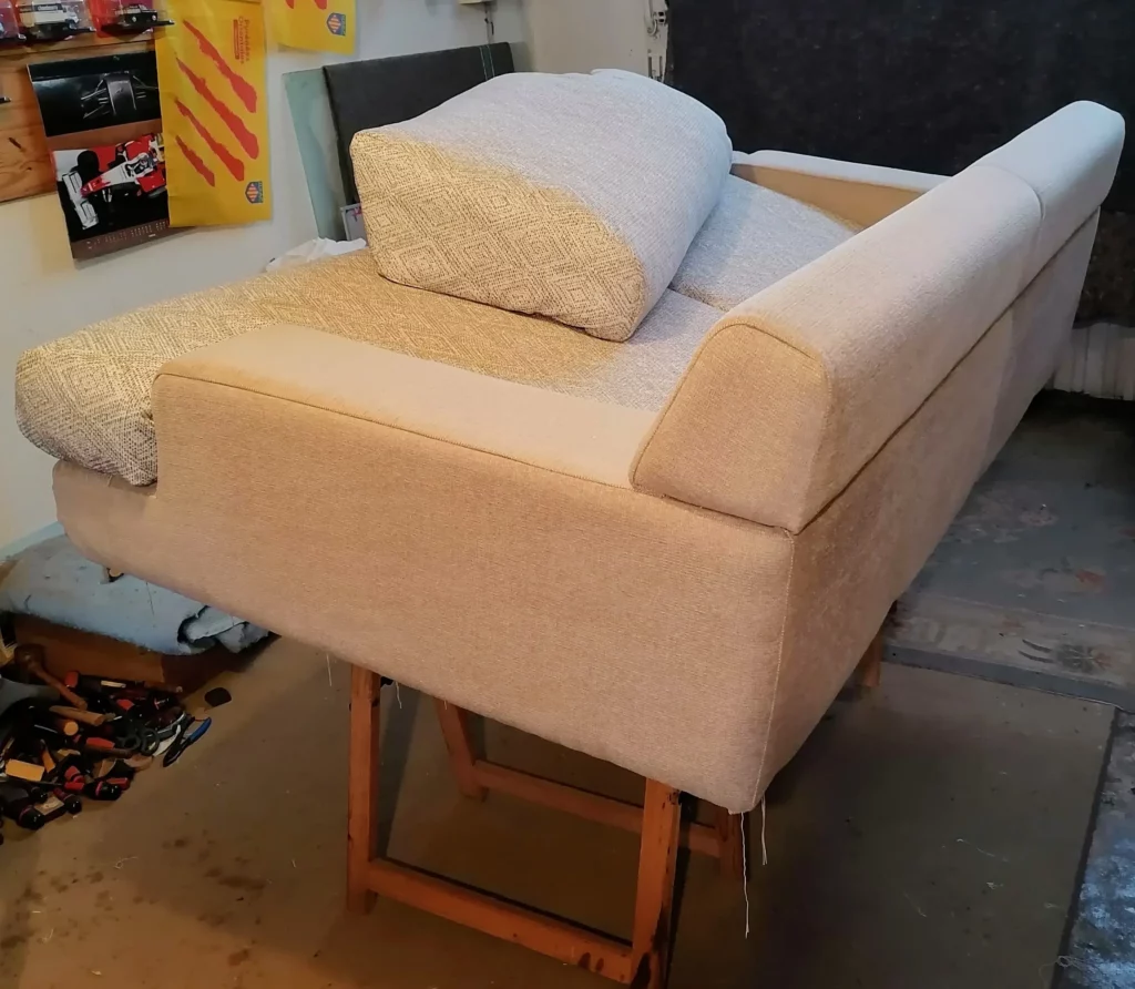 Réfection d'un canapé moderne Roche Bobois